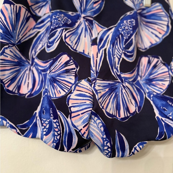 Lilly Pulitzer Blue and White Shorts - Picture 4 of 7